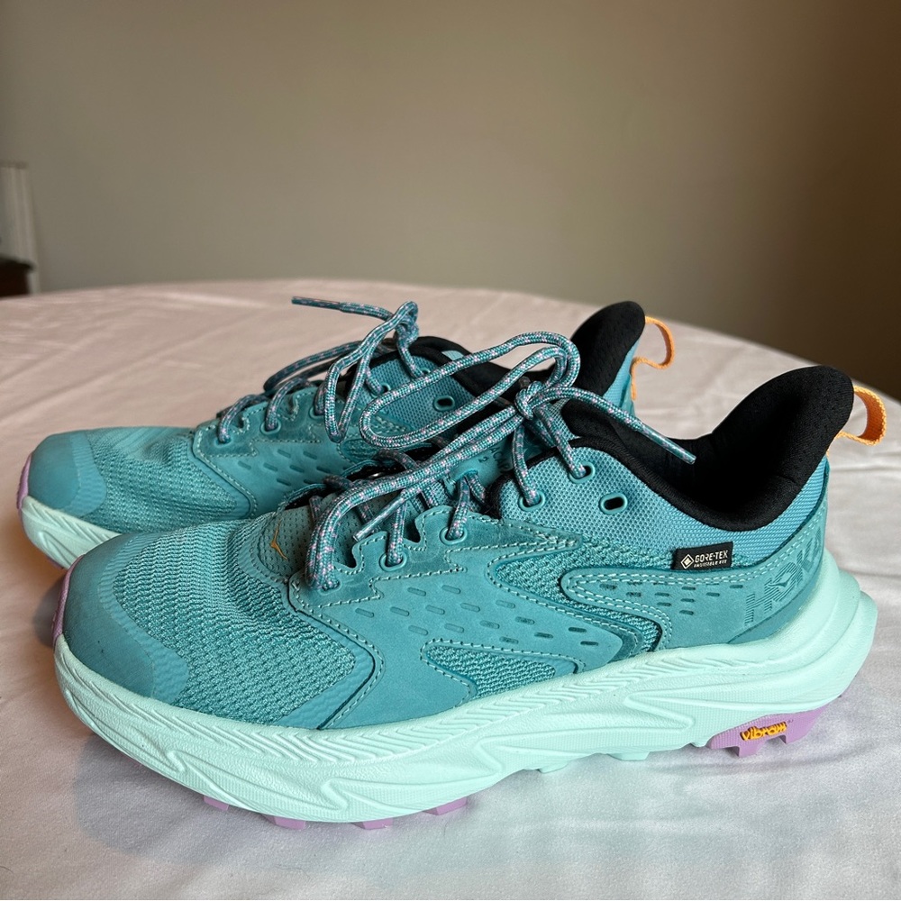 HOKA Anacapa 2 low GTX women’s trail shoe (size 8)